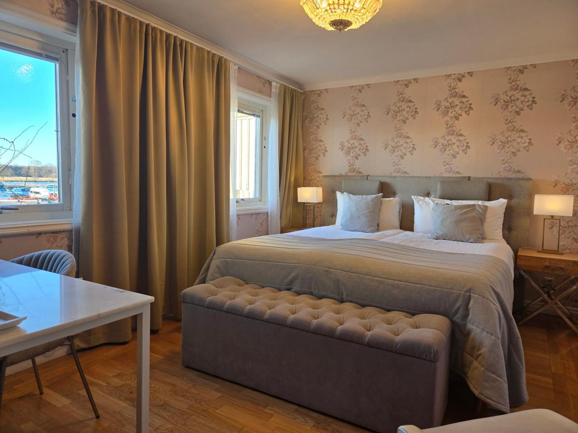 Vaenerport Lakefront Hotell Mariestad Exterior foto